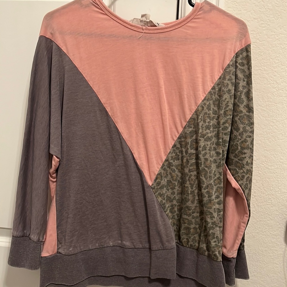 Long sleeve shirt ( grey, pink, and cheetah print).